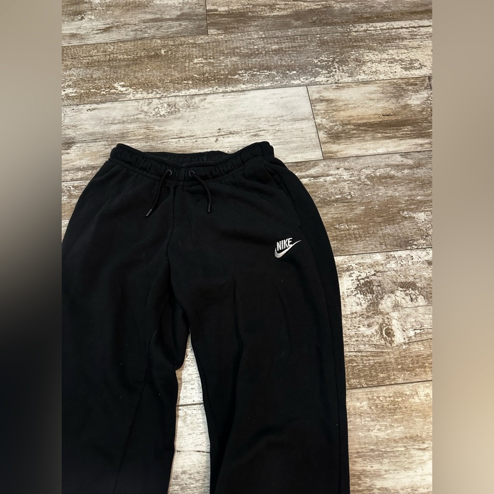 Nike woman’s Black Sweatpants